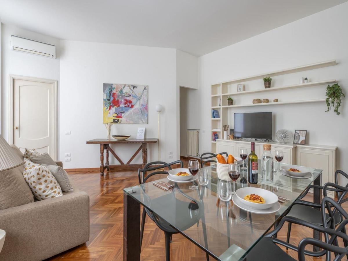 The Best Rent - Gorgeous Two-Bedroom Apartment In Porta Nuova District Milaan Buitenkant foto