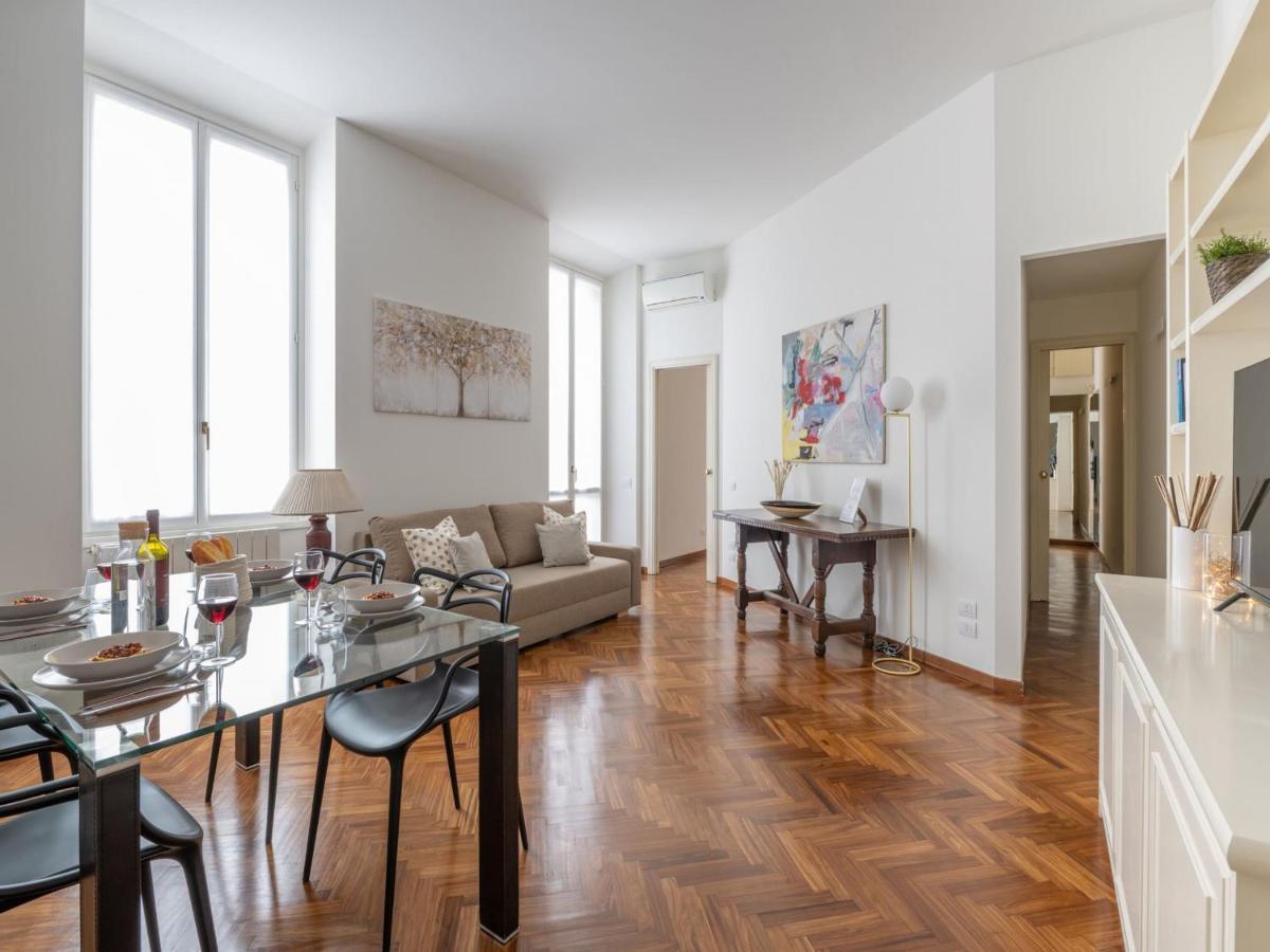The Best Rent - Gorgeous Two-Bedroom Apartment In Porta Nuova District Milaan Buitenkant foto