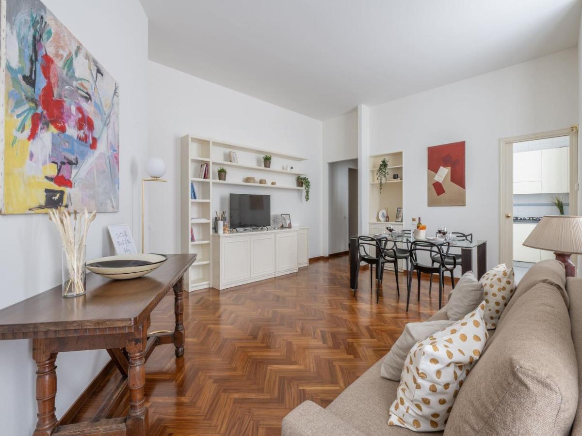 The Best Rent - Gorgeous Two-Bedroom Apartment In Porta Nuova District Milaan Buitenkant foto